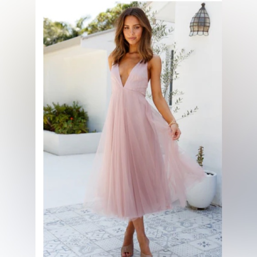 NWT Hello Molly ‘Kiss the Girl’ Midi Dress Blush